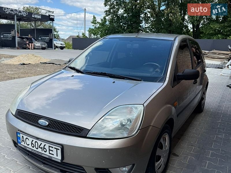 Хетчбек Ford Fiesta 2002 в Нововолинську