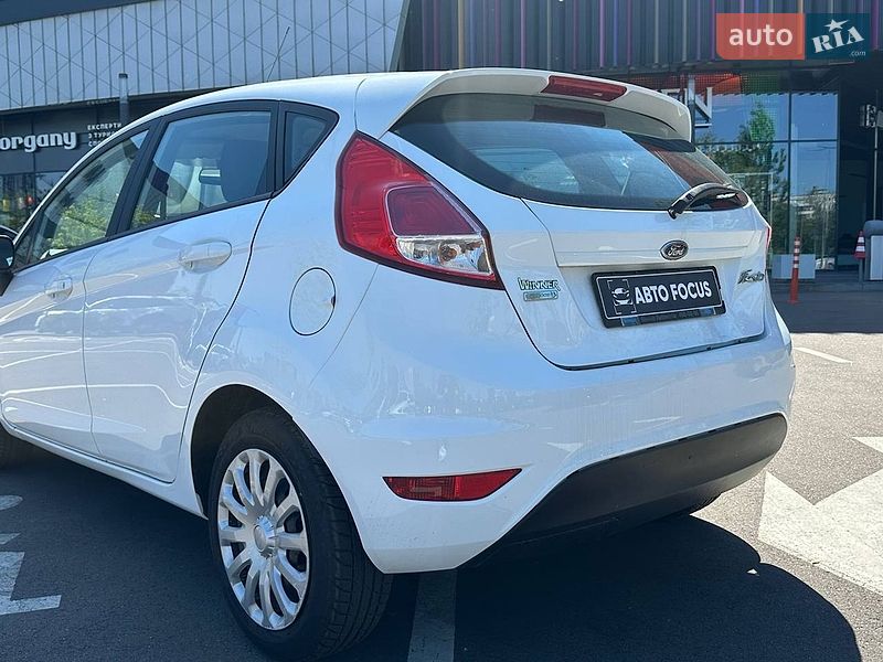 Хэтчбек Ford Fiesta 2017 в Киеве