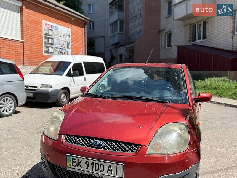 Хетчбек Ford Fiesta 2006 в Рівному