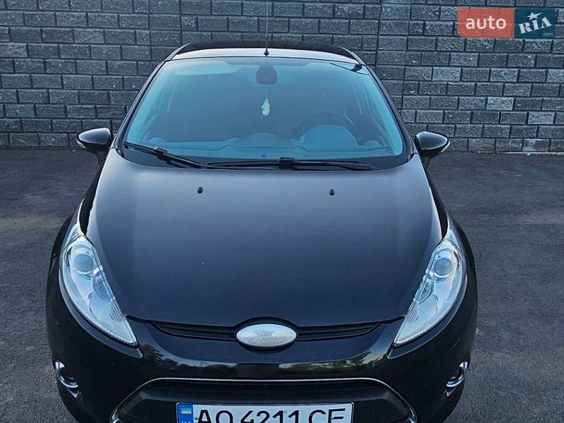 Хэтчбек Ford Fiesta 2011 в Иршаве