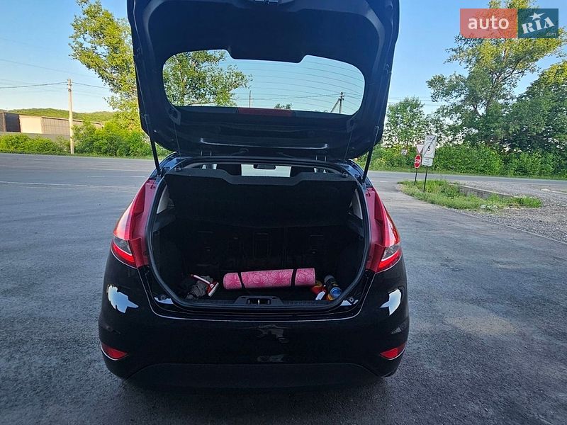Хэтчбек Ford Fiesta 2011 в Иршаве