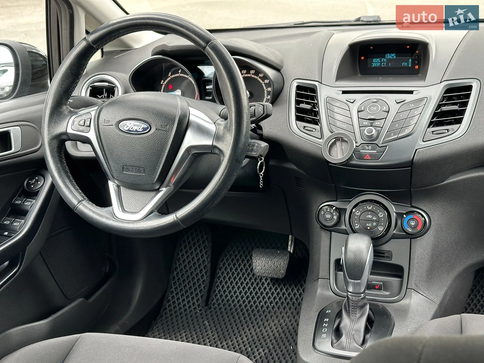 2016 Ford Fiesta - мініатюра 27