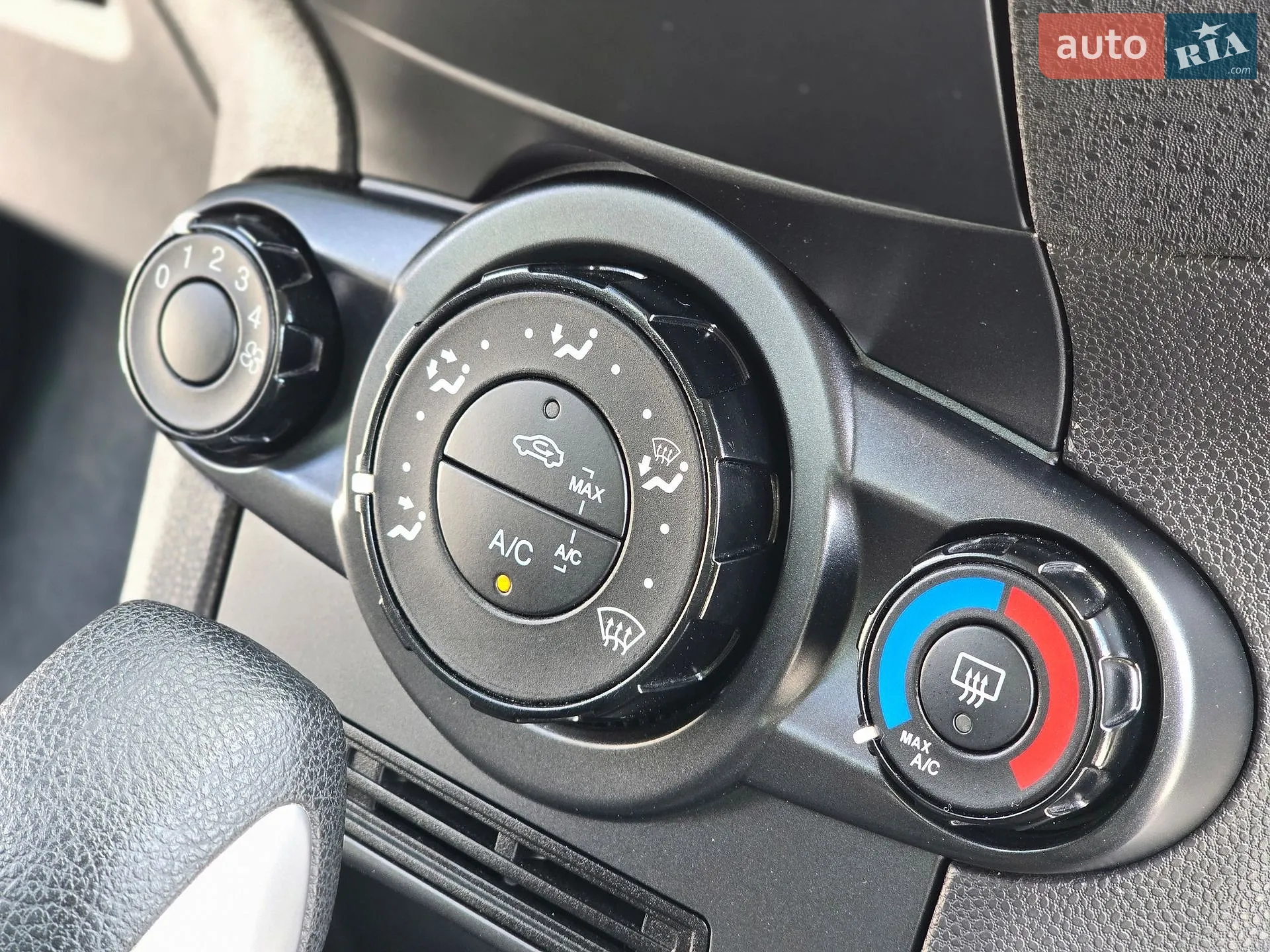 2015 Ford Fiesta - мініатюра 56