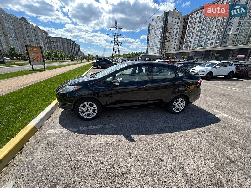 Седан Ford Fiesta 2014 в Буче
