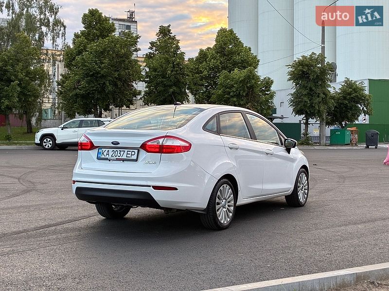 Седан Ford Fiesta 2017 в Києві