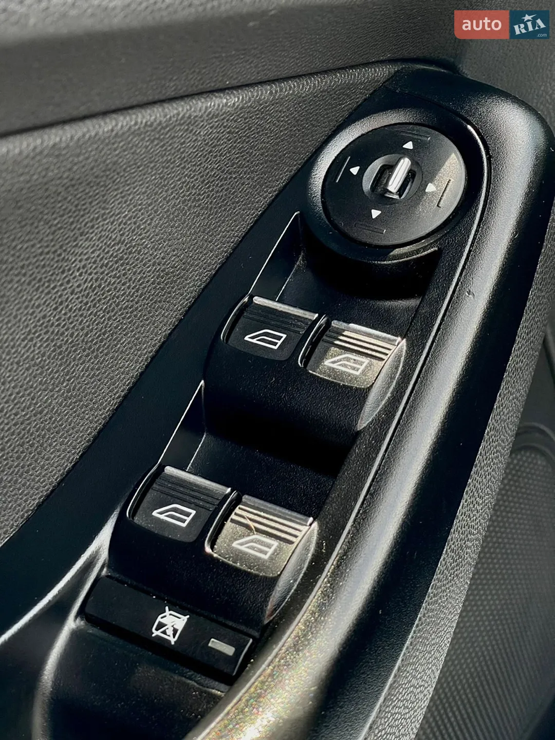 2013 Ford Fiesta - мініатюра 19