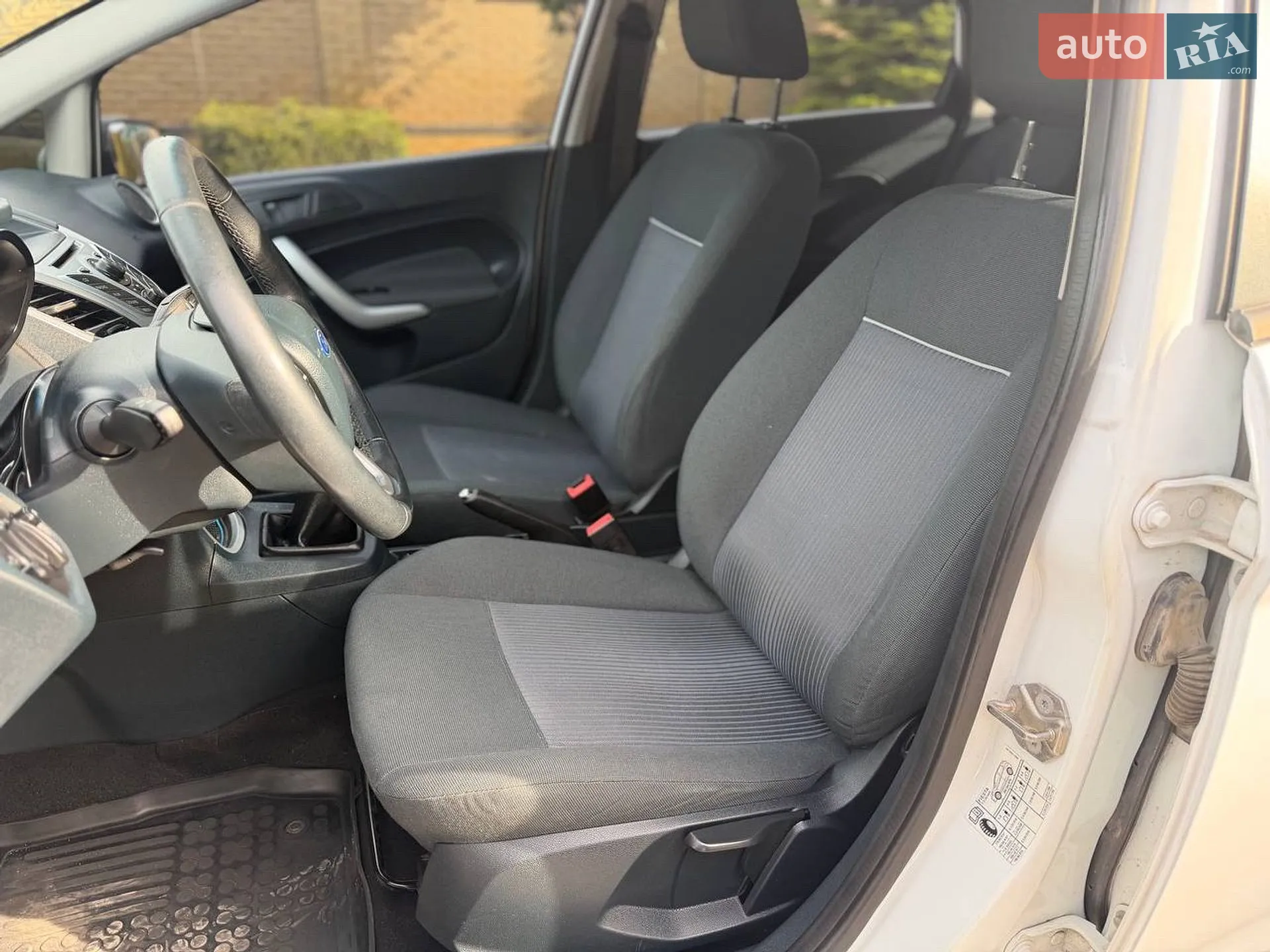 2012 Ford Fiesta - мініатюра 29