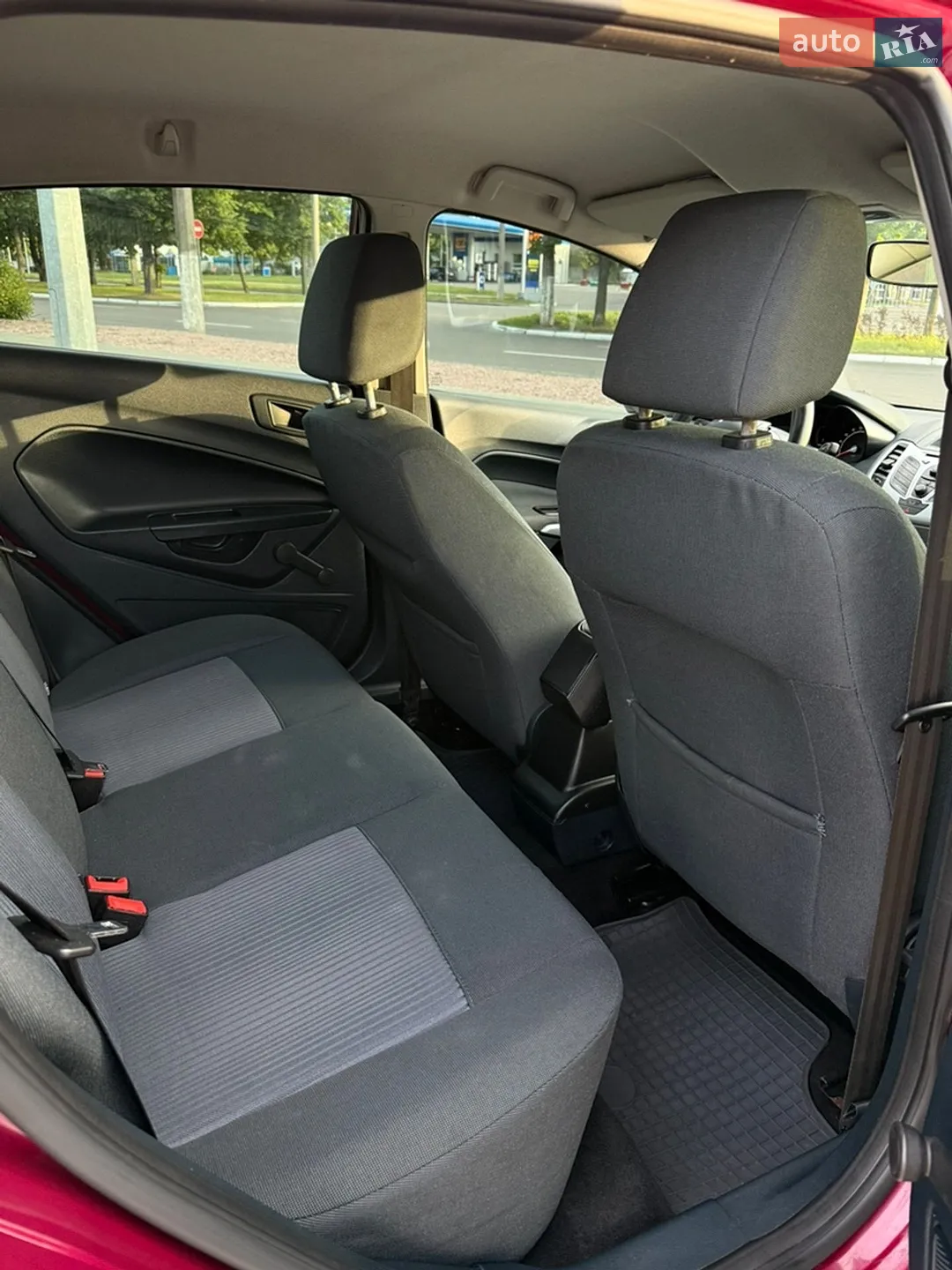 2011 Ford Fiesta - мініатюра 11