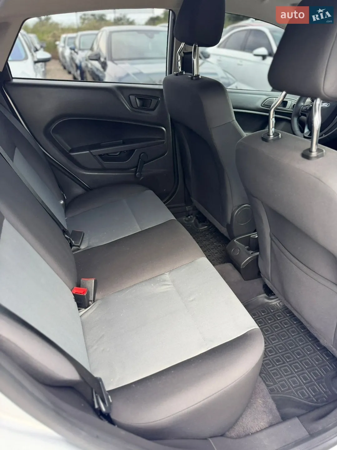 2018 Ford Fiesta - мініатюра 31