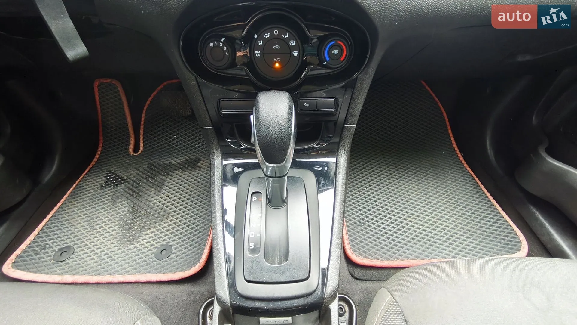 2019 Ford Fiesta - мініатюра 23