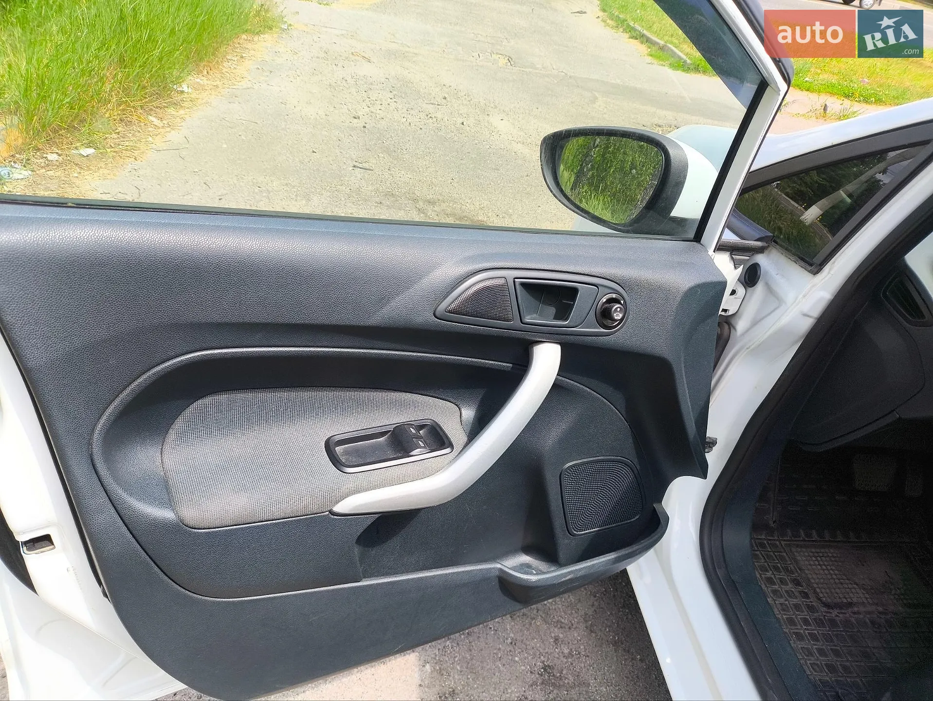 2012 Ford Fiesta - мініатюра 8