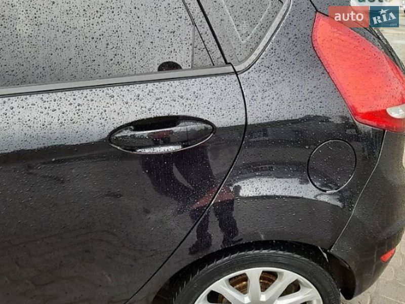 Хетчбек Ford Fiesta 2010 в Новояворівську фото 2 Хетчбек Ford Fiesta 2010 в Новояворівську