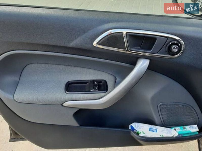 Хетчбек Ford Fiesta 2010 в Новояворівську фото 5 Хетчбек Ford Fiesta 2010 в Новояворівську