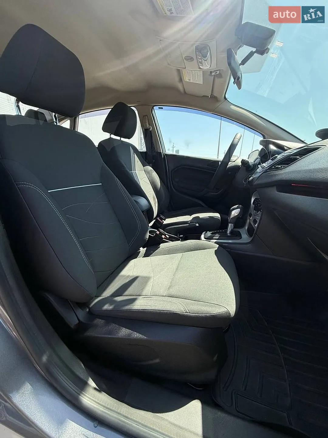 2013 Ford Fiesta - мініатюра 9