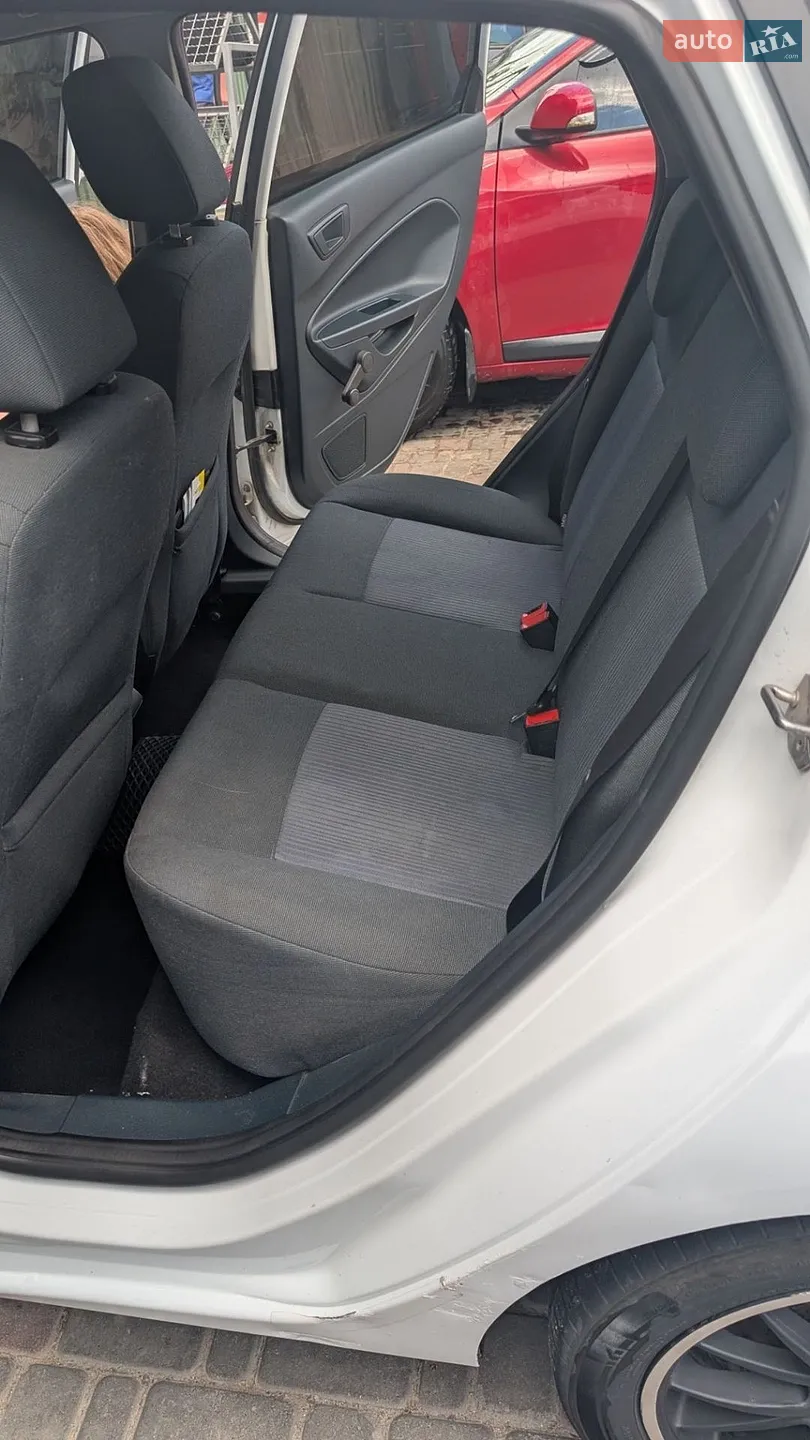 2012 Ford Fiesta - мініатюра 13