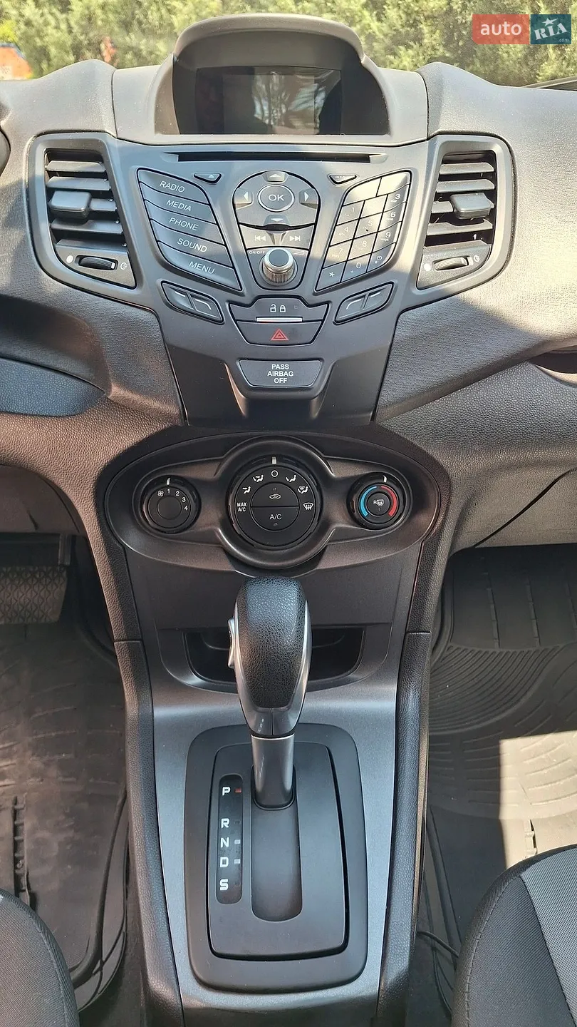 2017 Ford Fiesta - мініатюра 8