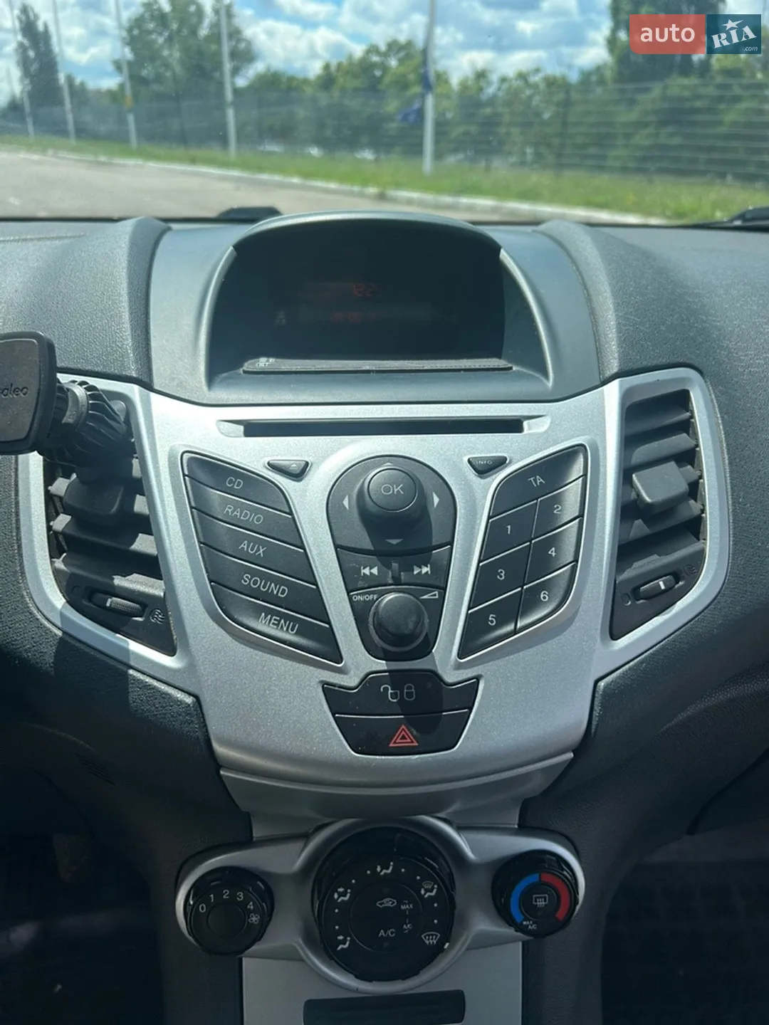 2012 Ford Fiesta - мініатюра 22