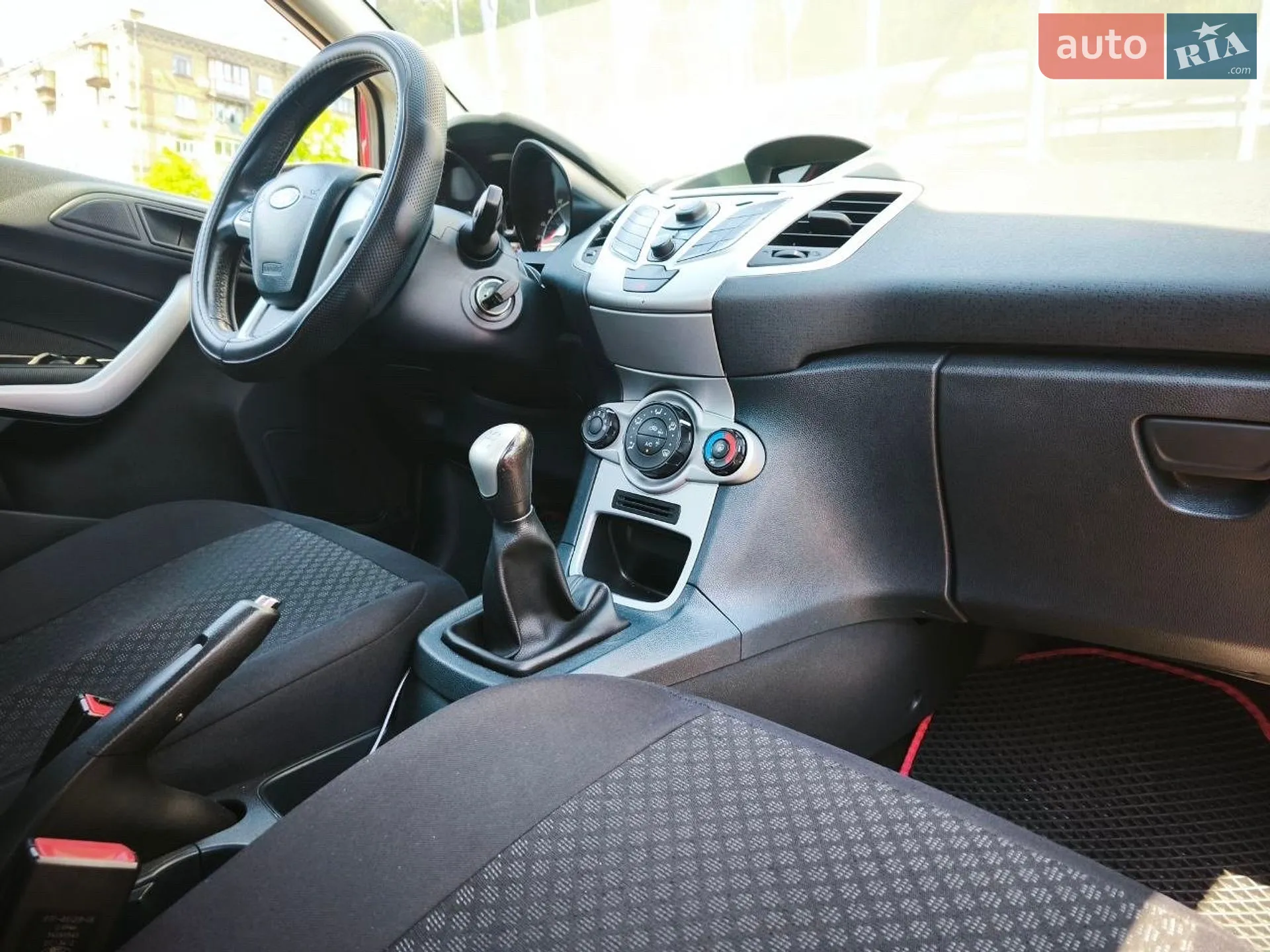 2012 Ford Fiesta - мініатюра 28