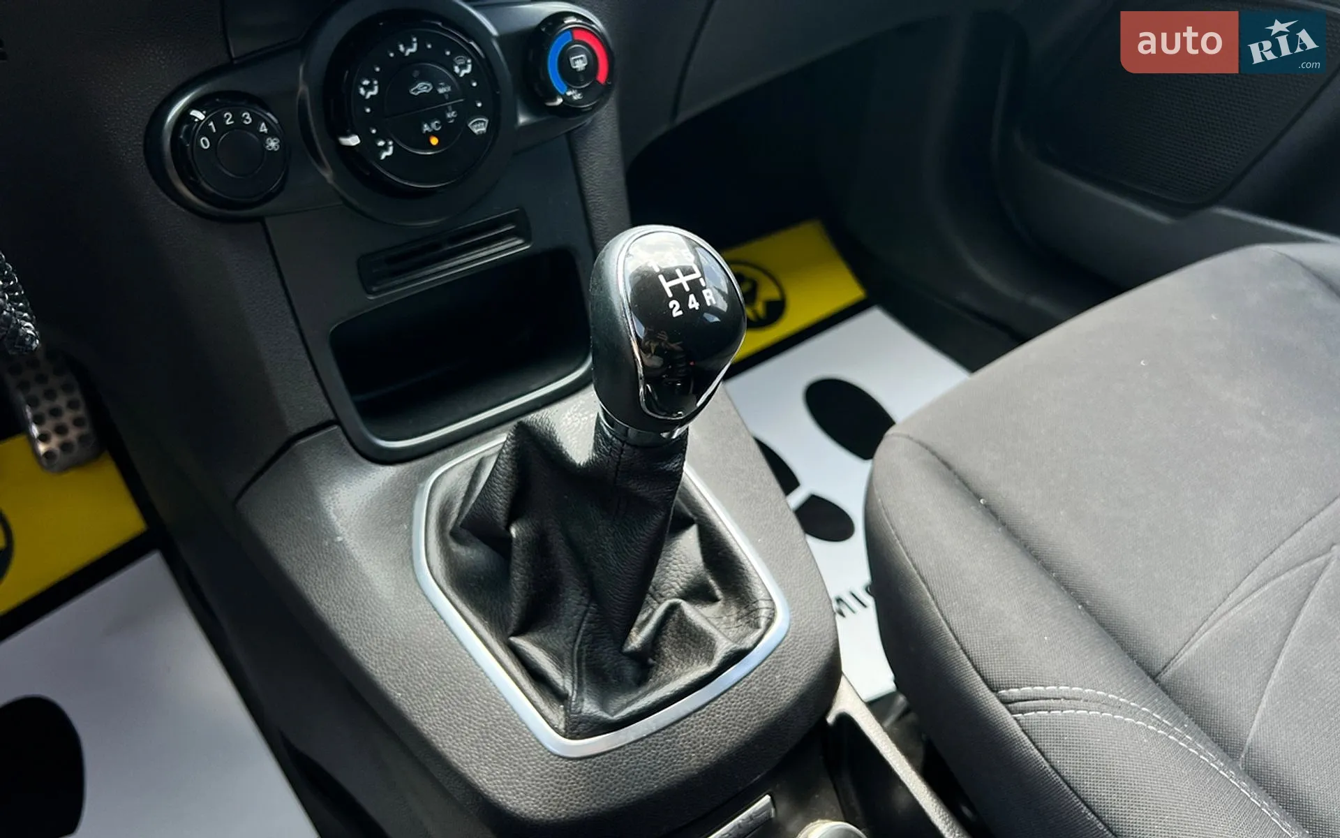2013 Ford Fiesta - мініатюра 16