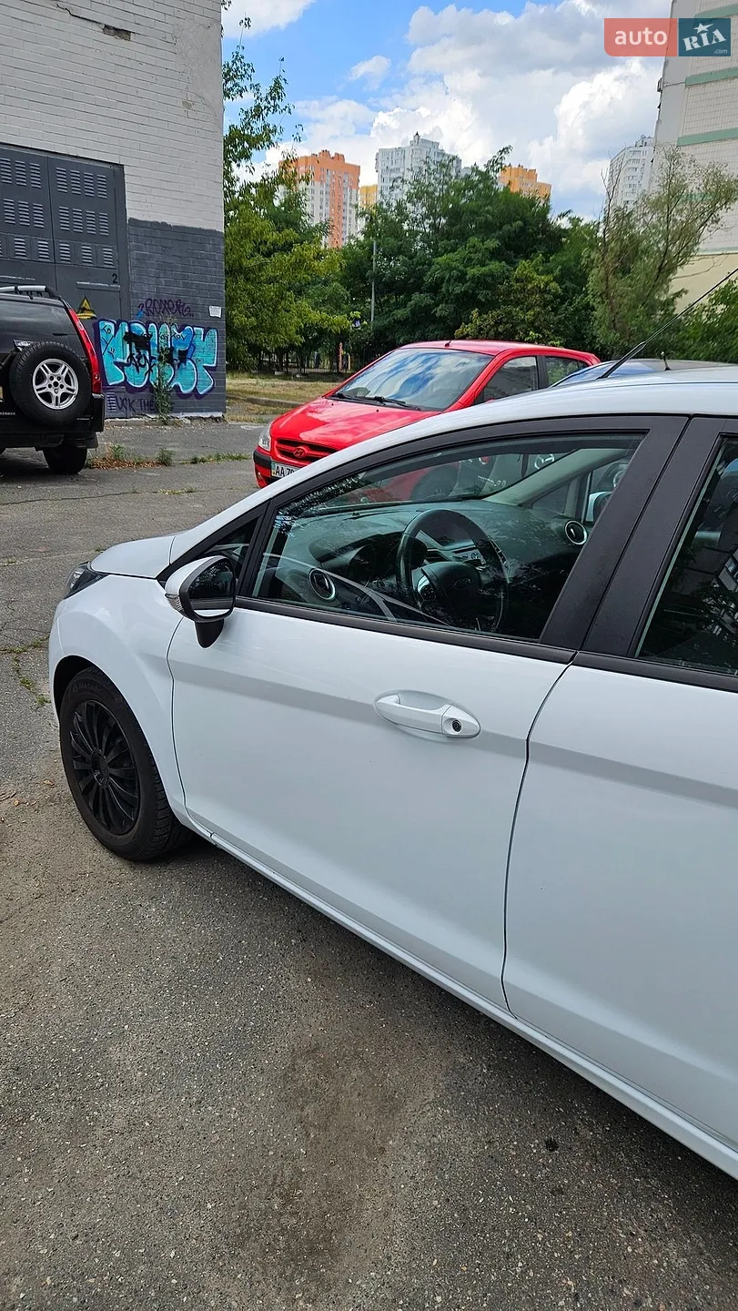 2017 Ford Fiesta - мініатюра 4