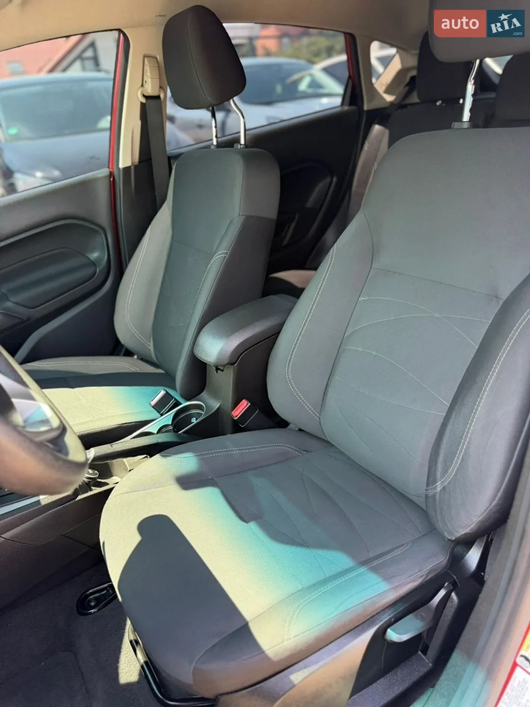 2018 Ford Fiesta - мініатюра 19