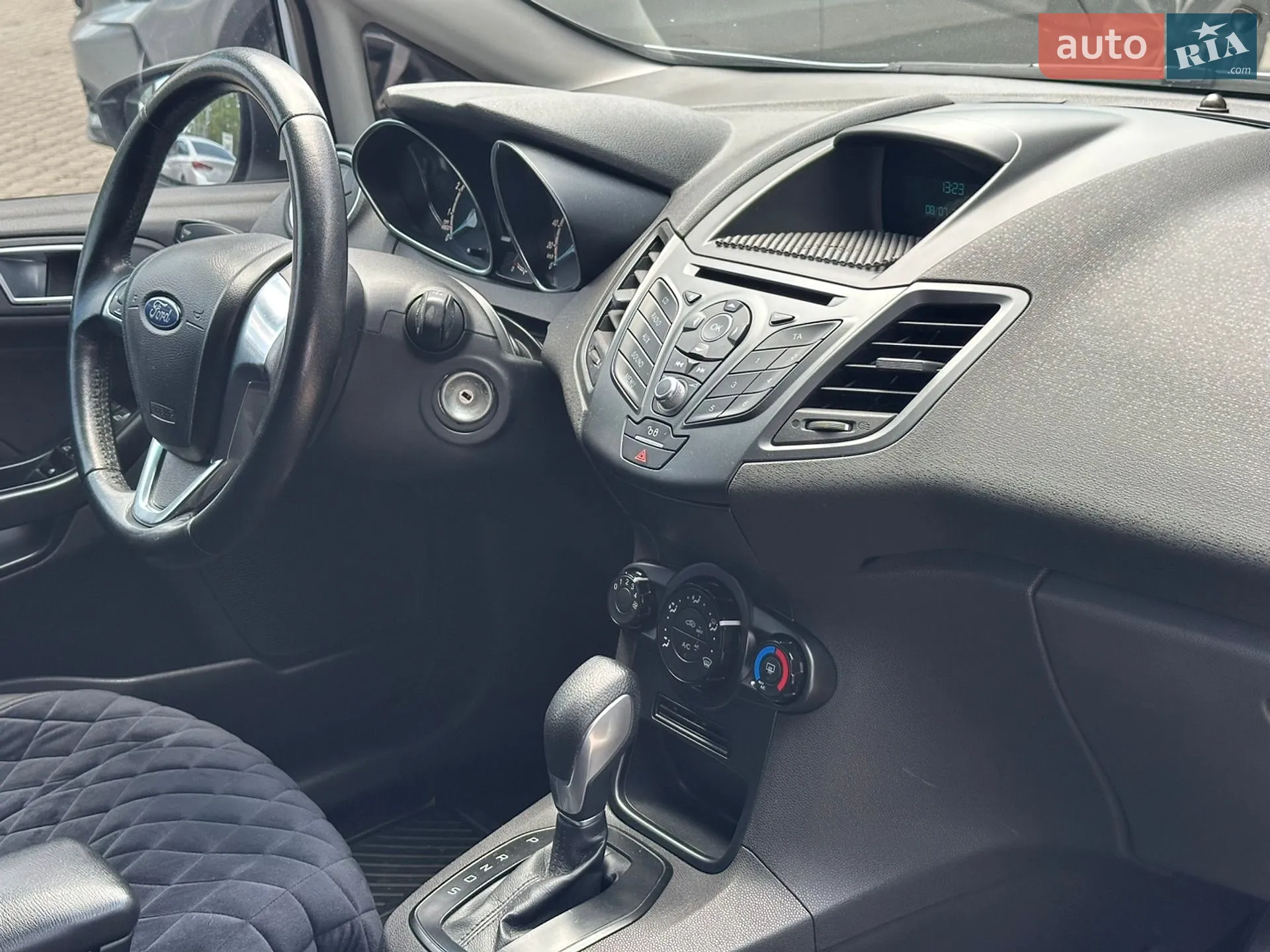 2015 Ford Fiesta - мініатюра 21