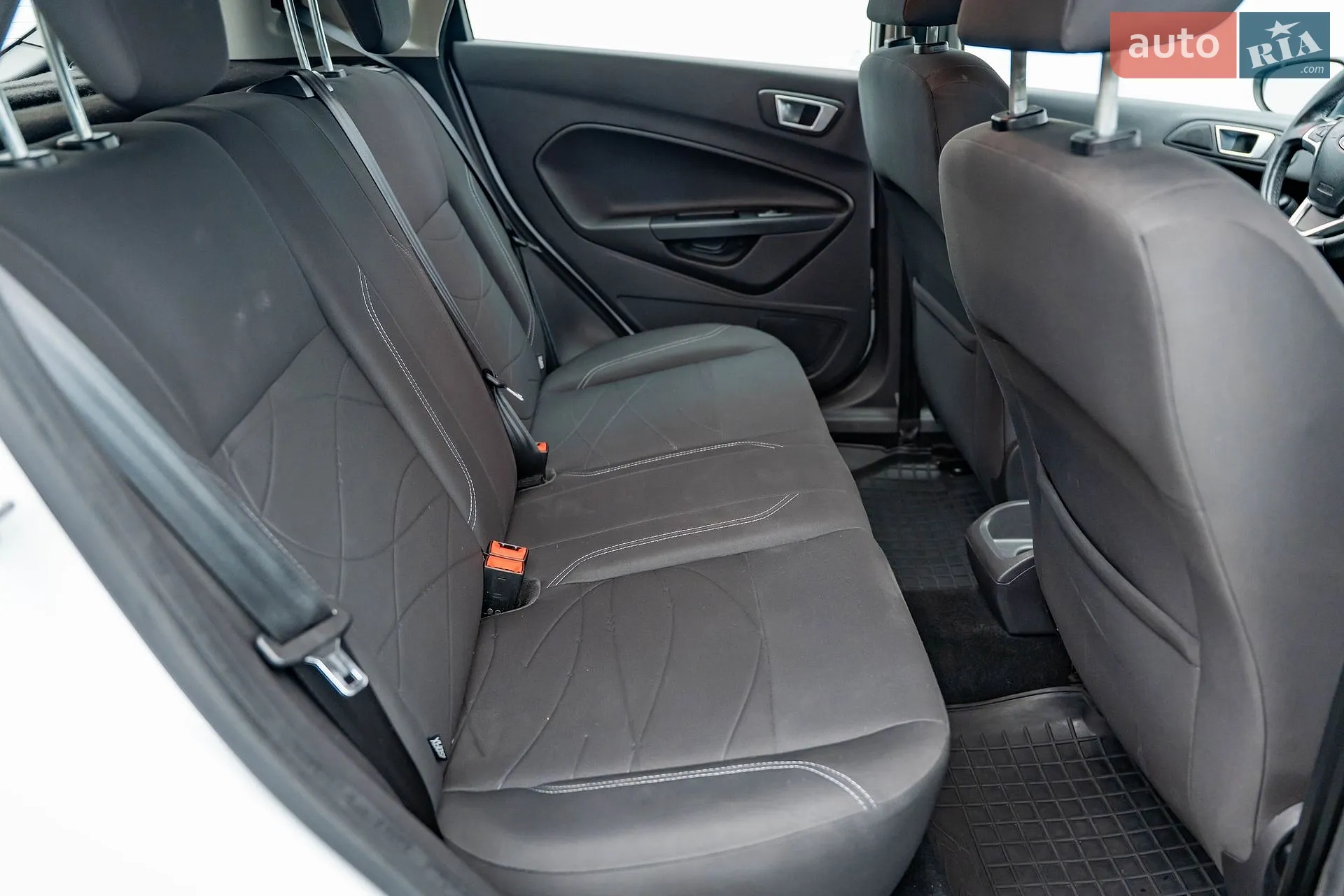 2013 Ford Fiesta - мініатюра 21