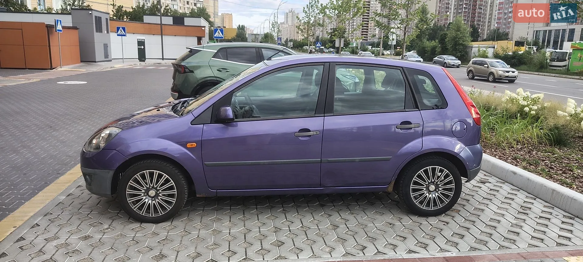Ford Fiesta 2017 VIN 3FADP4AJ0HM166271 фото оголошення 12 з 20