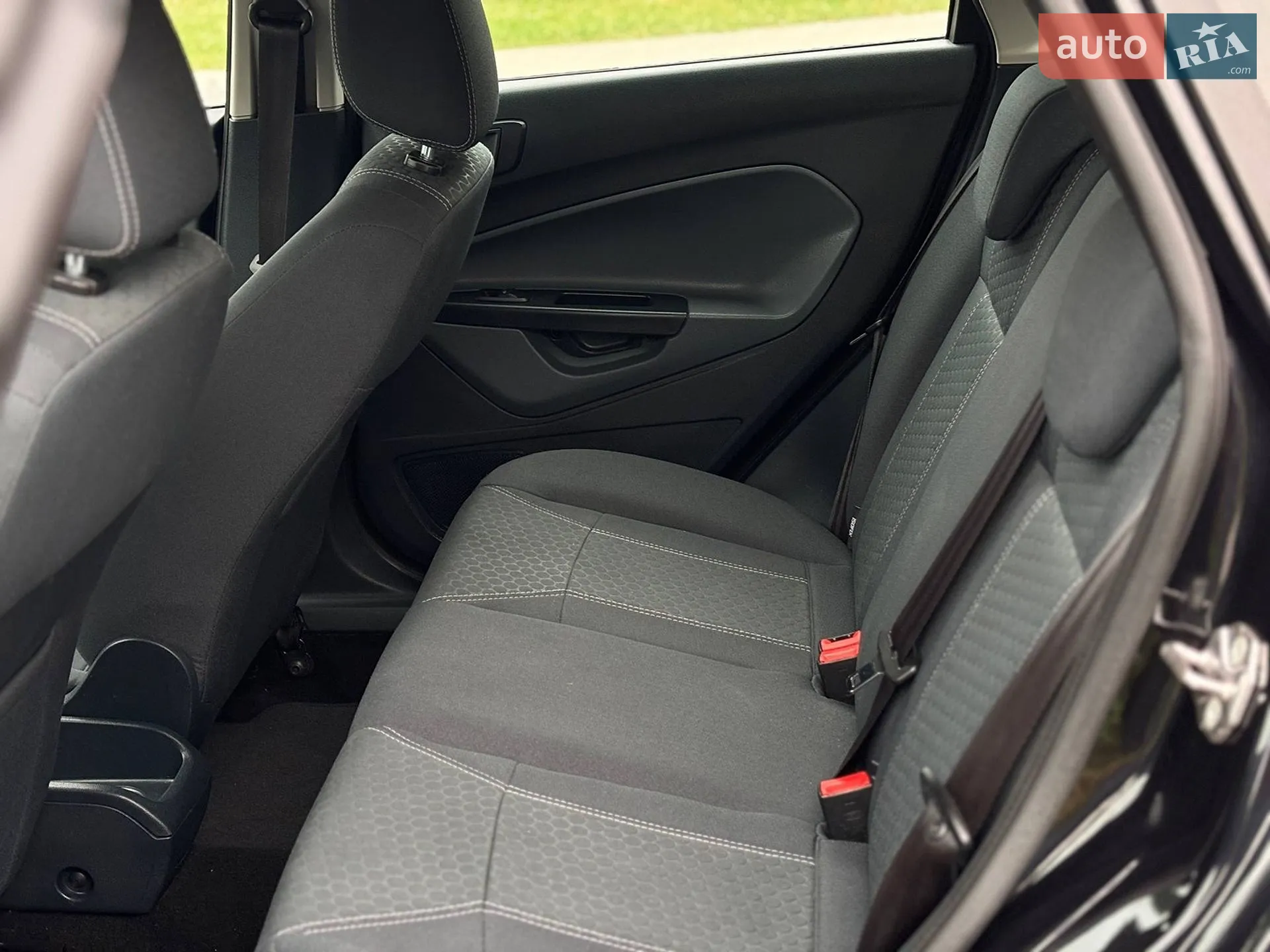 2010 Ford Fiesta - мініатюра 13