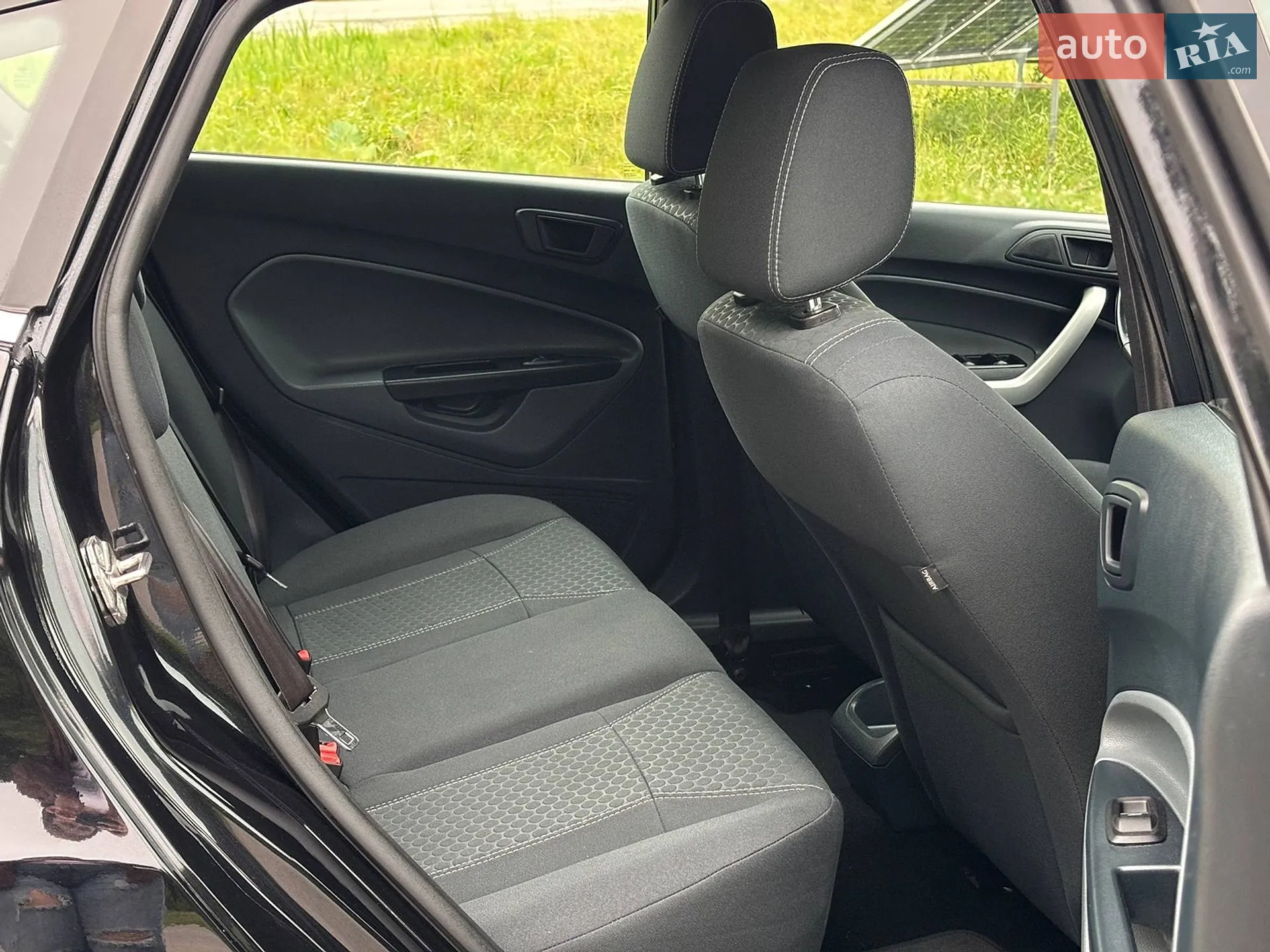 2010 Ford Fiesta - мініатюра 16