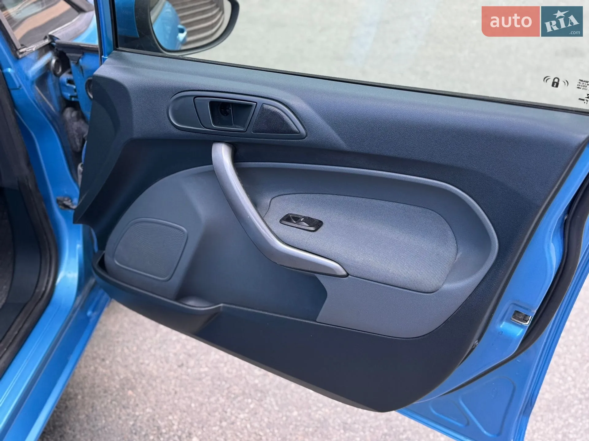2010 Ford Fiesta - мініатюра 23