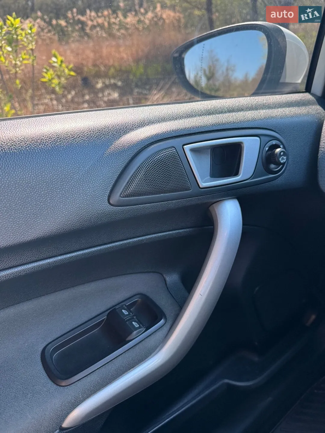 2011 Ford Fiesta - мініатюра 12
