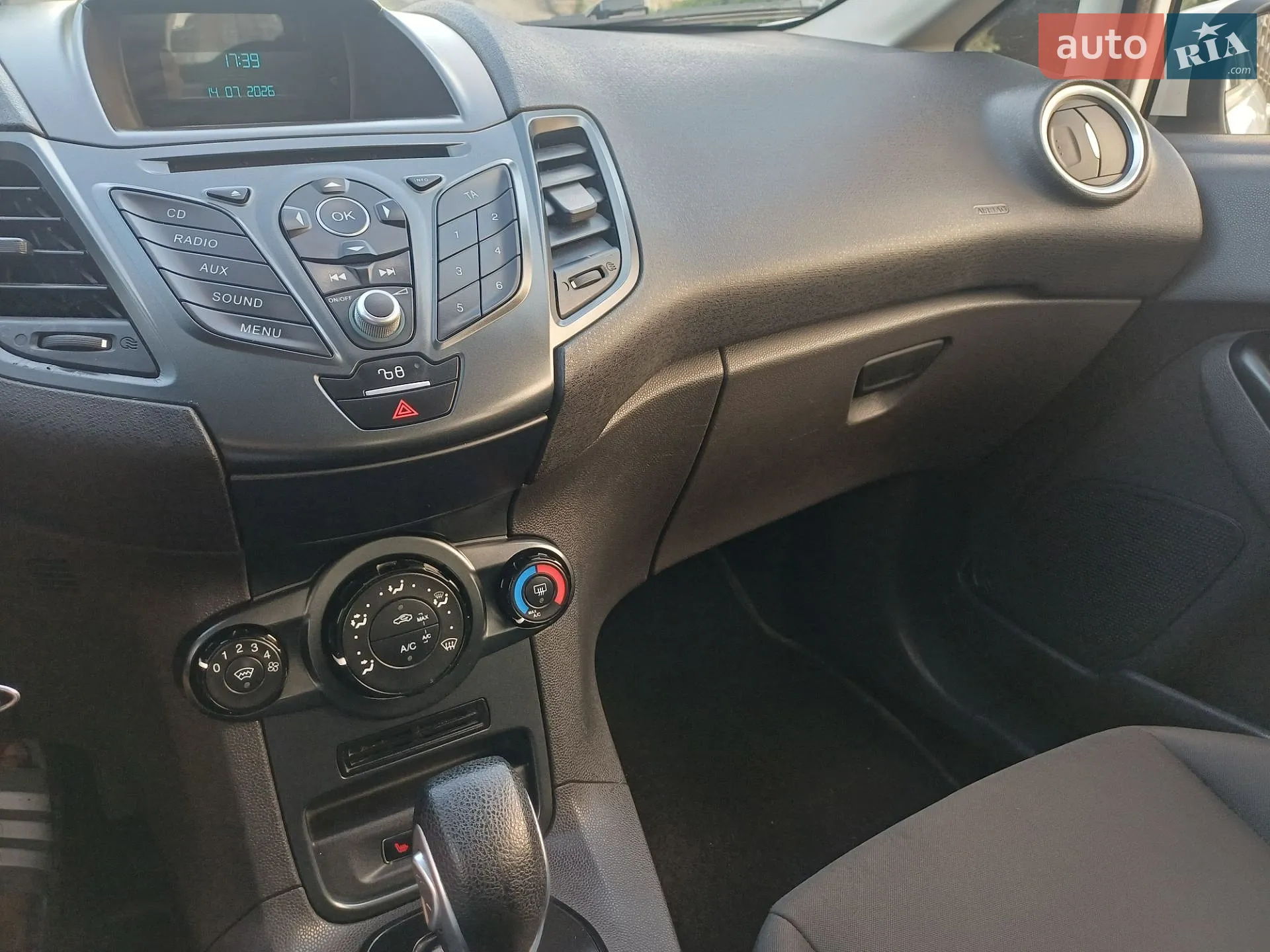 2016 Ford Fiesta - мініатюра 11