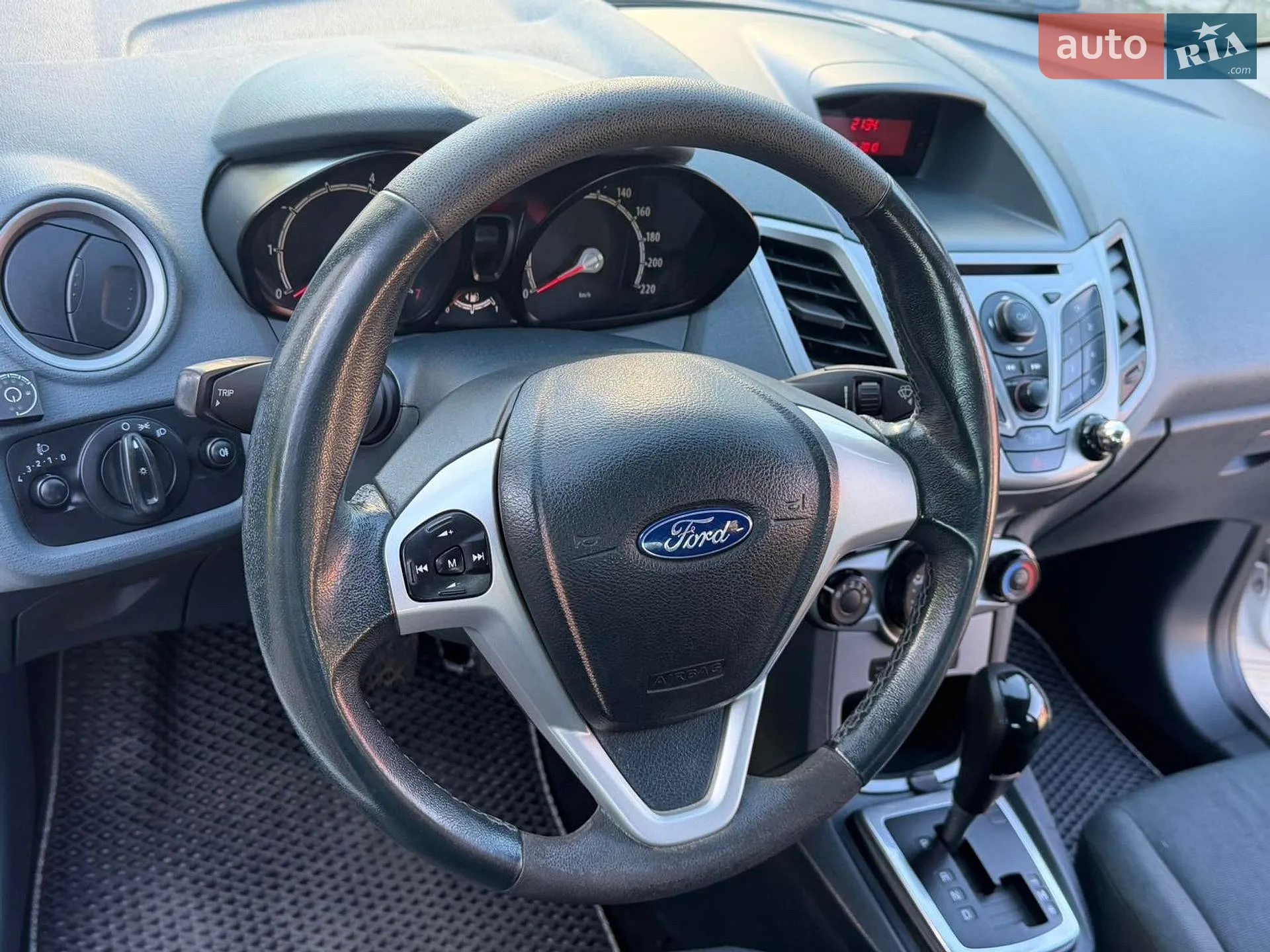 2010 Ford Fiesta - мініатюра 23