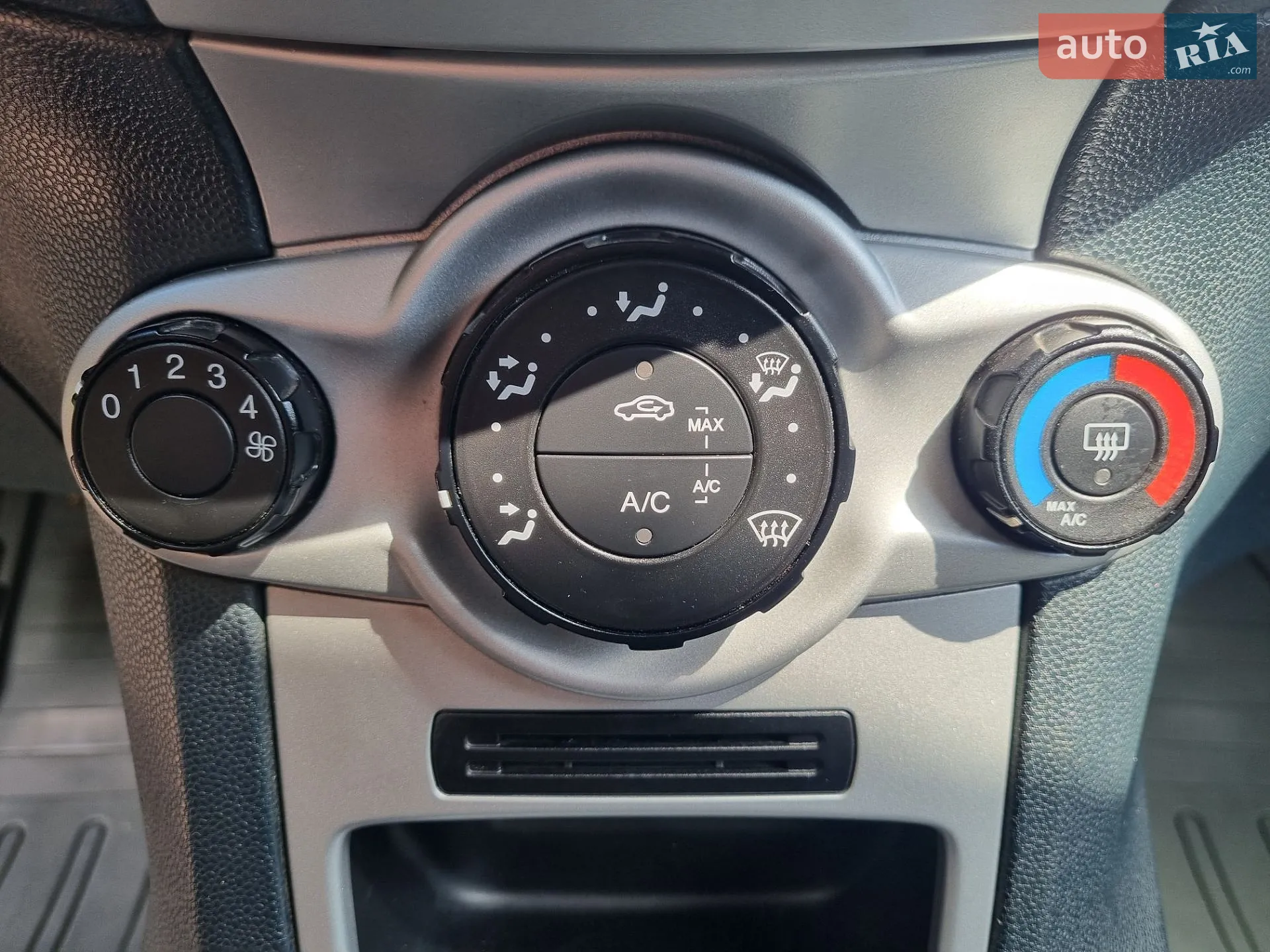 2012 Ford Fiesta - мініатюра 22