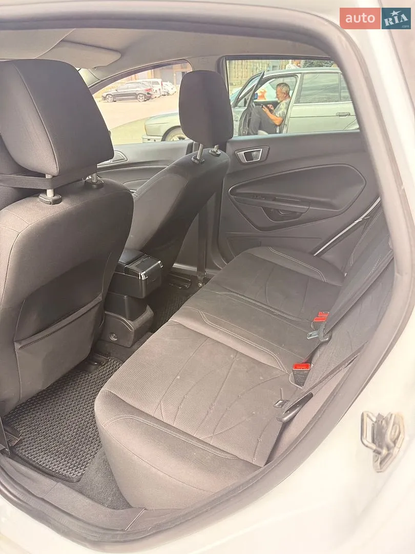 2013 Ford Fiesta - мініатюра 2