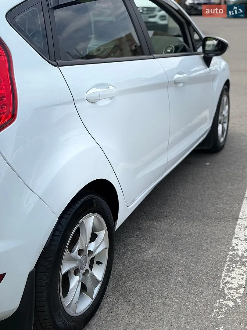 2013 Ford Fiesta - мініатюра 11