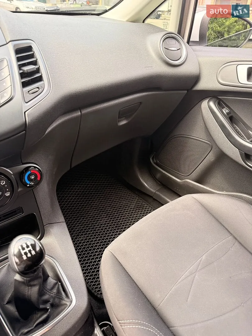 2013 Ford Fiesta - мініатюра 14