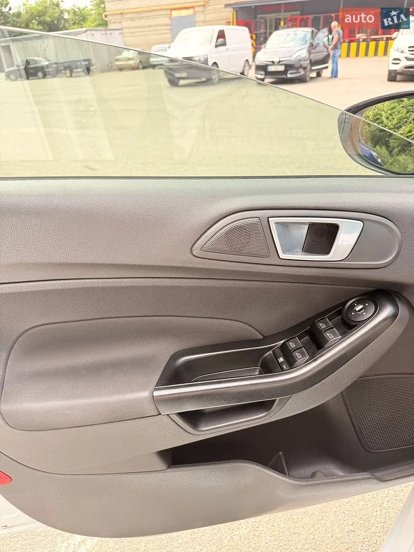 2013 Ford Fiesta - мініатюра 15