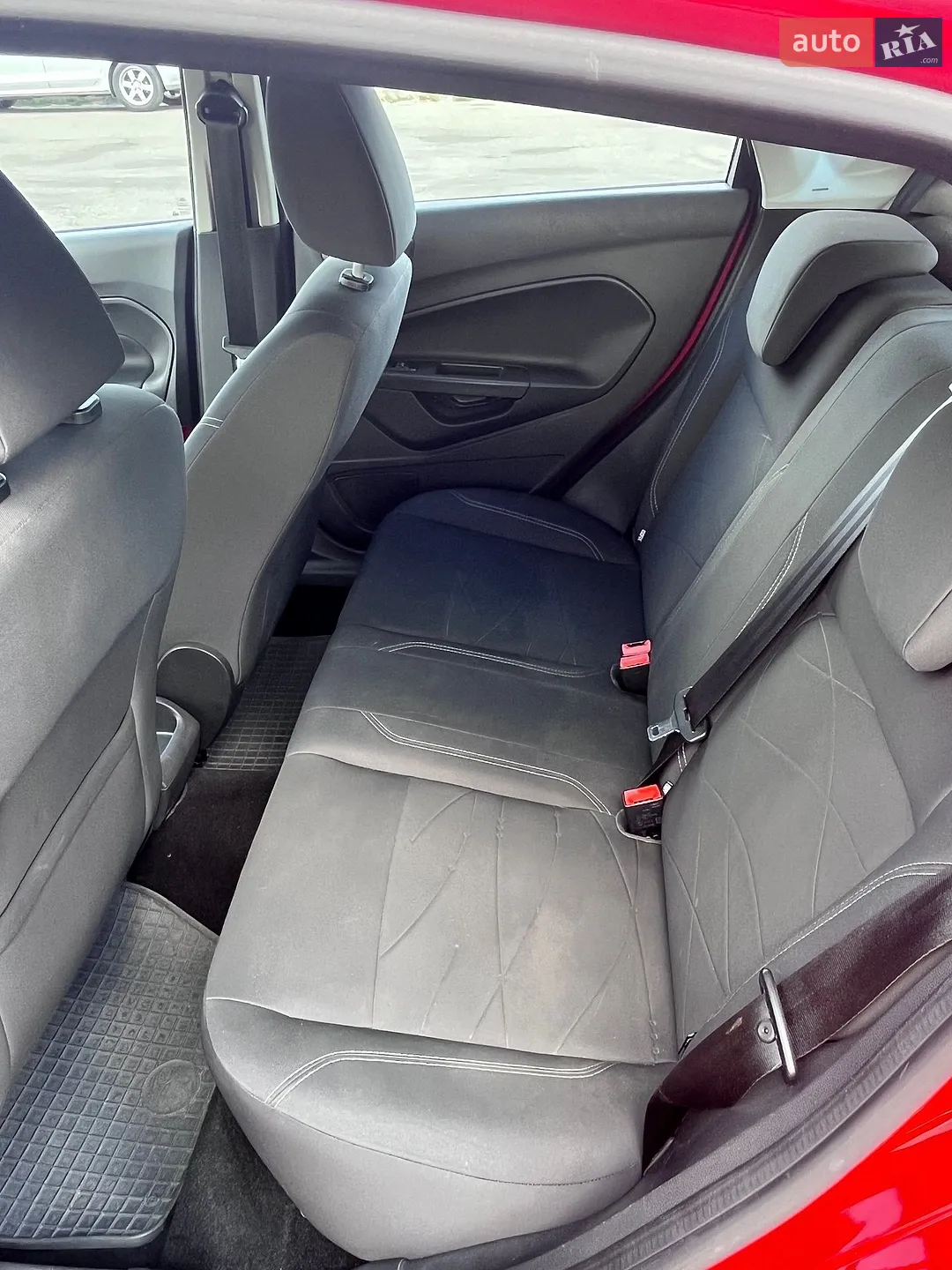 2013 Ford Fiesta - мініатюра 9