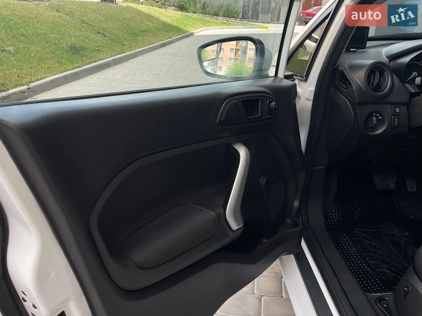 2015 Ford Fiesta - мініатюра 19