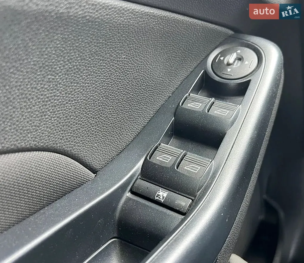 2014 Ford Fiesta - мініатюра 9