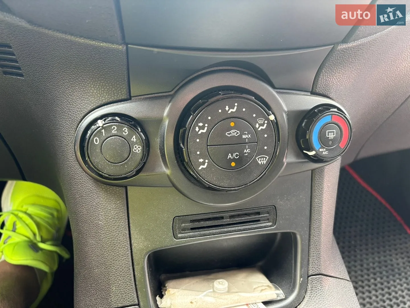 2013 Ford Fiesta - мініатюра 16
