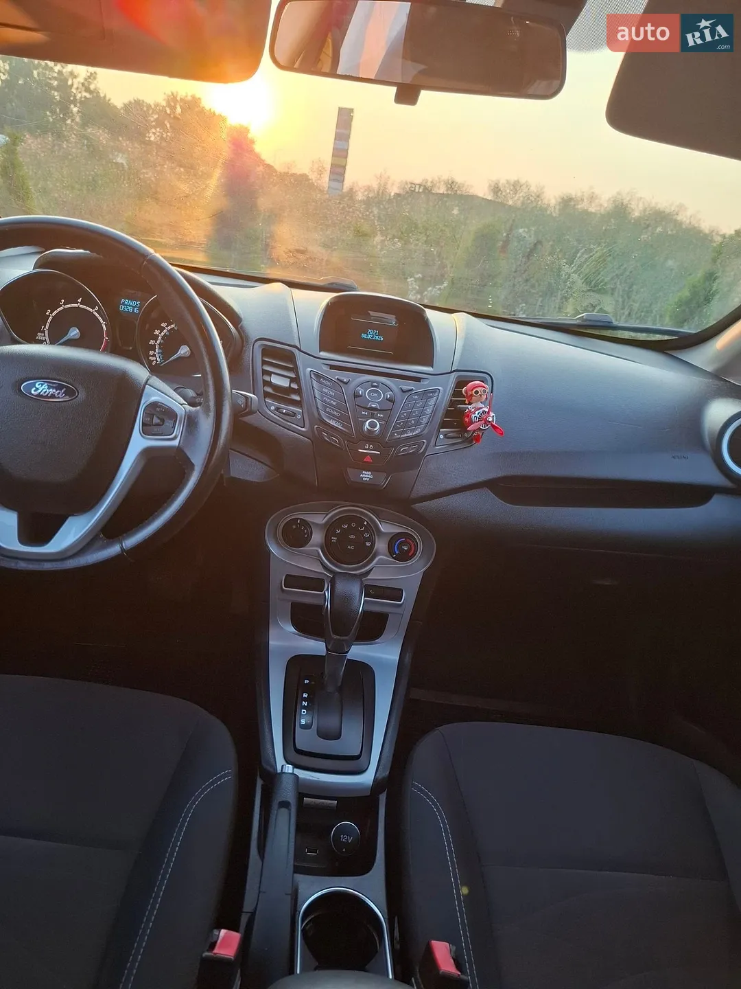 2015 Ford Fiesta - мініатюра 25