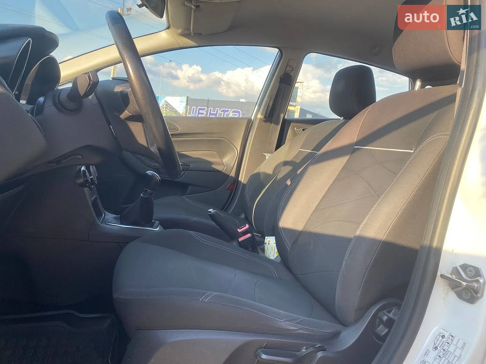 2013 Ford Fiesta - мініатюра 16