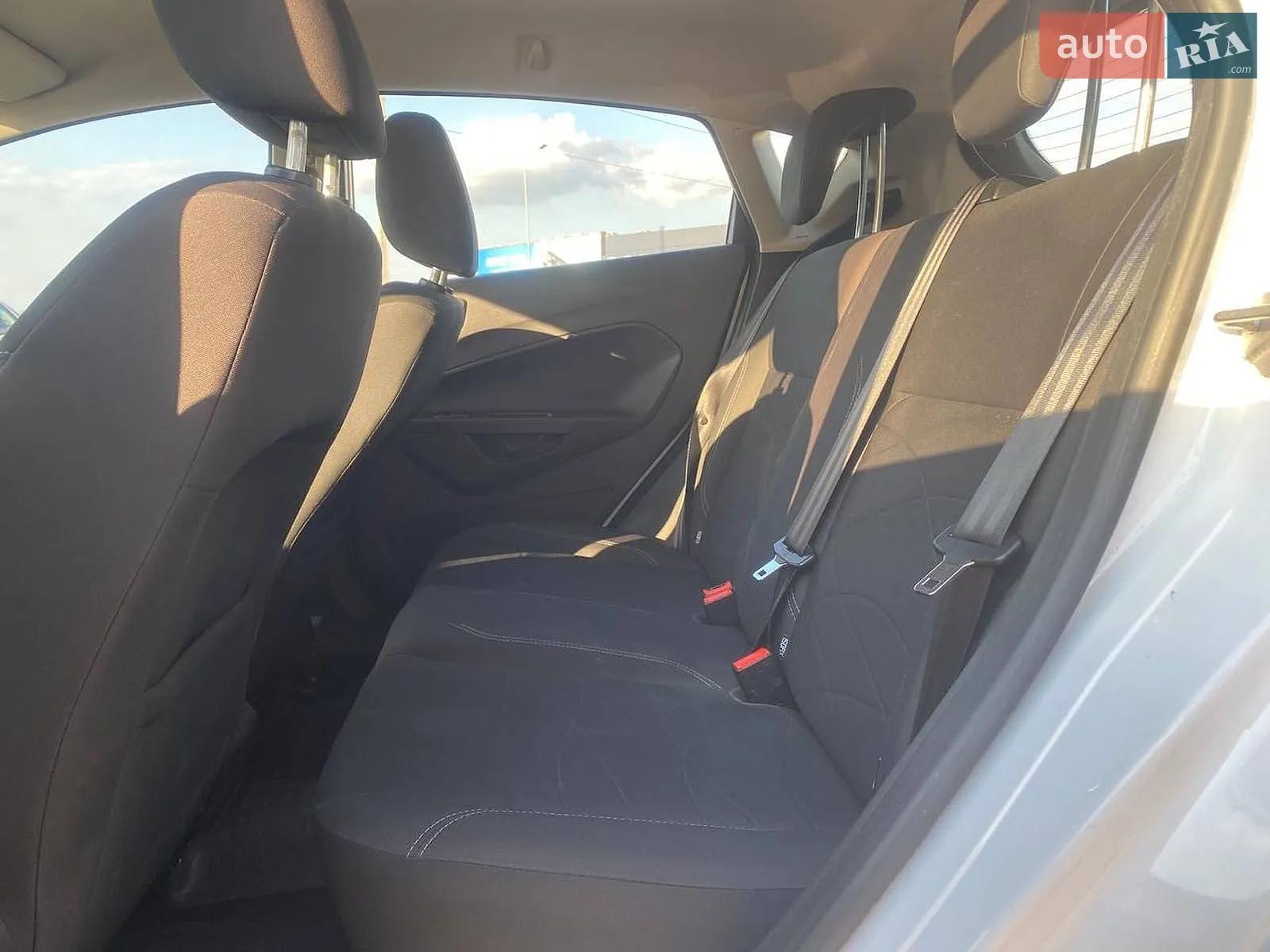 2013 Ford Fiesta - мініатюра 25
