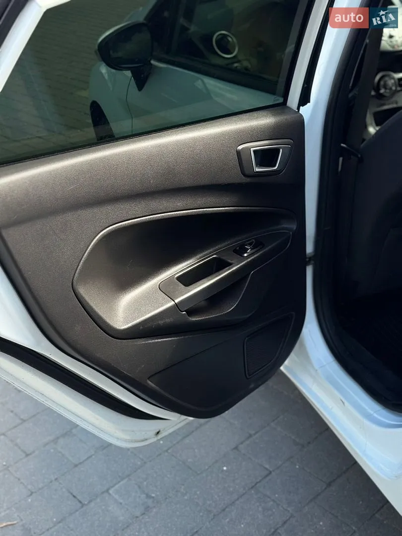 2013 Ford Fiesta - мініатюра 16