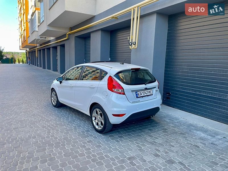 Хэтчбек Ford Fiesta 2012 в Виннице