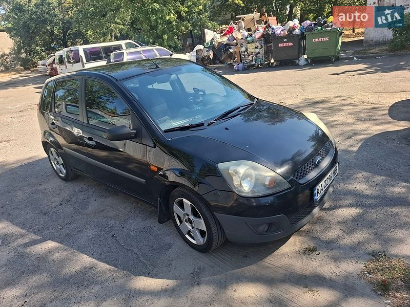 Хэтчбек Ford Fiesta 2008 в Киеве