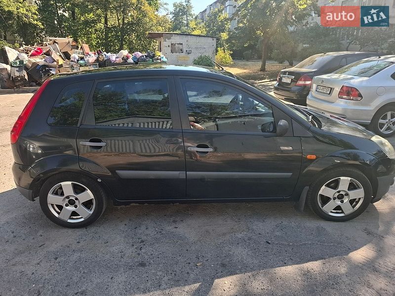 Хэтчбек Ford Fiesta 2008 в Киеве